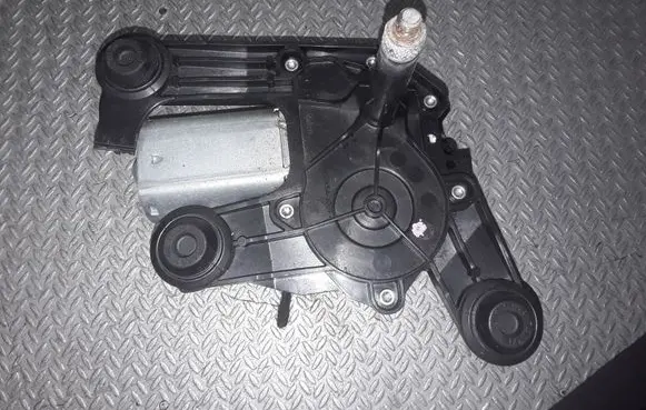 Peugeot 308 Rear window wiper motor 53031812
