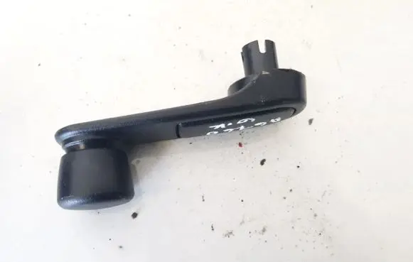 Peugeot 307 Front door window winding handle 7366
