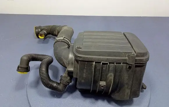 Volkswagen Jetta V Air filter box 1K0129607AQ
