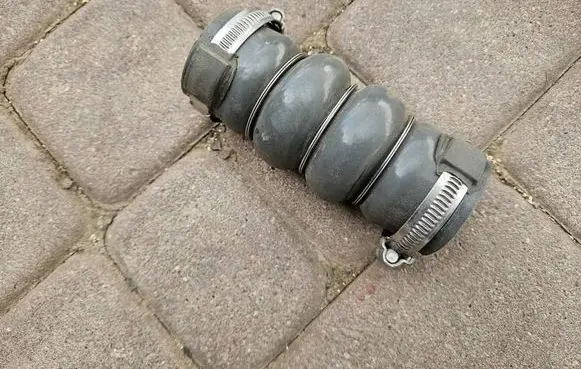 Opel Mokka B Intercooler hose/pipe 9835265880