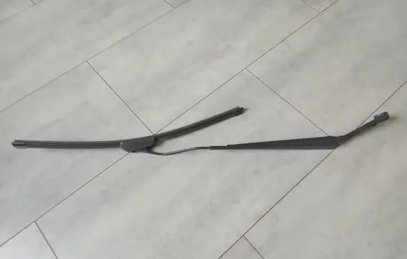 Nissan NV200 Front wiper blade arm 65905XNC5781