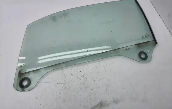BMW i3 Front door window glass four-door 7290859