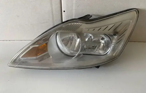 Ford Focus Headlight/headlamp 8M5113W030AD 0077R00