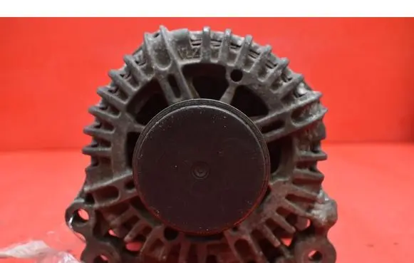 Skoda Octavia Mk2 (1Z) Generator/alternator 06F903023C