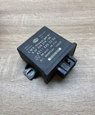 Mercedes-Benz E W211 Light module LCM A2118203226 5DF008278