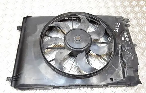 Mercedes-Benz A W176 Electric radiator cooling fan A2465000093