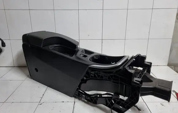 Opel Insignia A Armrest 