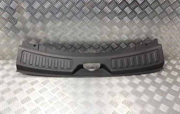 Land Rover Discovery Sport Tailgate/boot cover trim set 