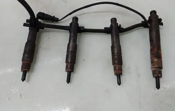 Renault Scenic I Fuel injectors set 0432193611