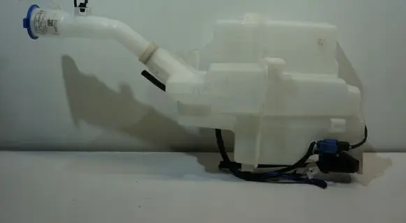 KIA Sportage Windshield washer fluid reservoir/tank 