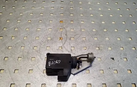 Fuel tank cap lock