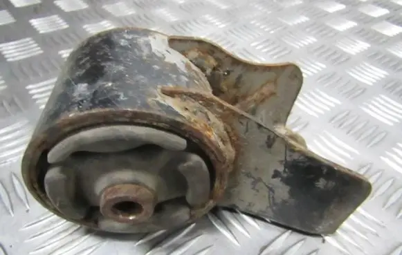 Mazda 626 Engine mount bracket GA2A39040 GA2A-39-040