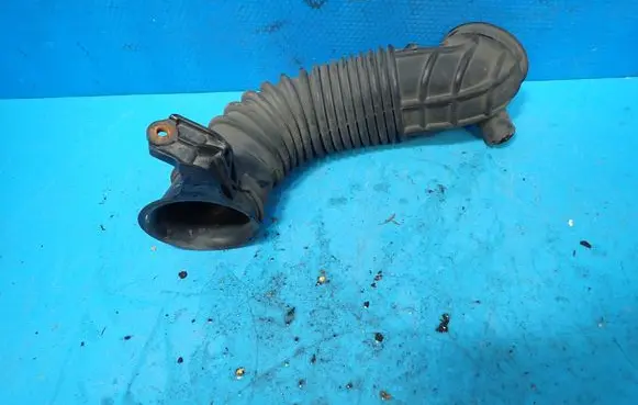 Suzuki Swift II Air intake hose/pipe