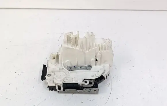 Chrysler Town & Country V Front door lock P04589694AD