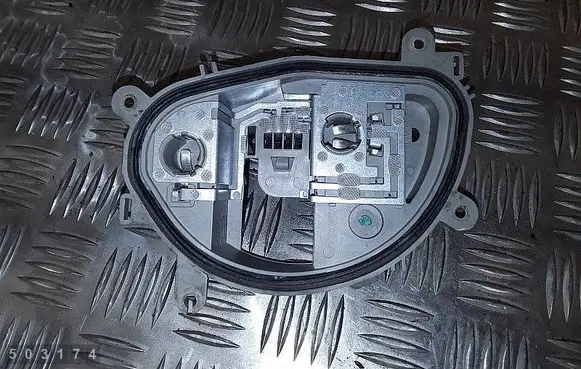 Ford B-MAX Tail light bulb cover holder av1113n004b