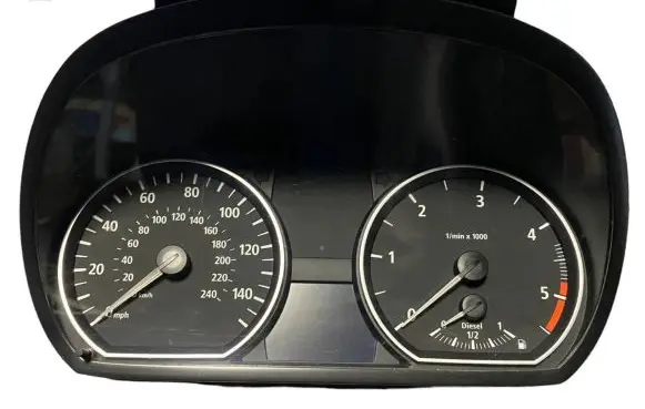 BMW 1 E81 E87 Speedometer (instrument cluster) 9110196 102498251 150138271