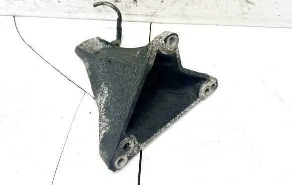 Audi A4 S4 B5 8D Engine mounting bracket 8d0199308l