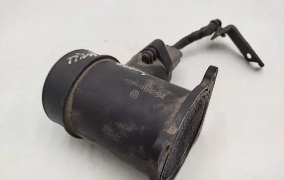 Nissan Almera Tino Mass air flow meter 226807J600