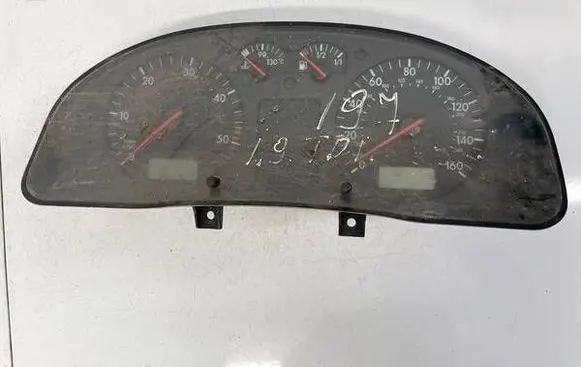 Volkswagen PASSAT B5 Speedometer (instrument cluster) 3B1919930C G750669H