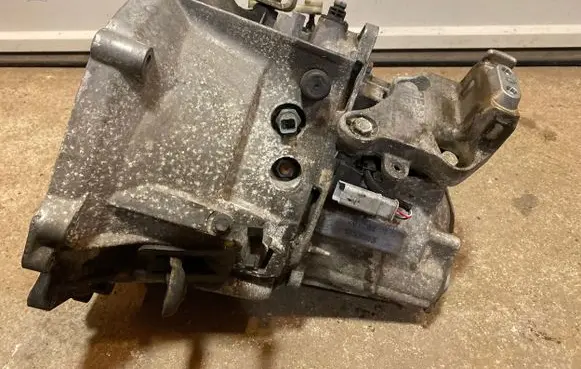 Opel Combo E Manual 5 speed gearbox 20V261 1353593