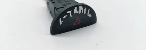 Nissan X-Trail T30 Hazard light switch 06016 42110