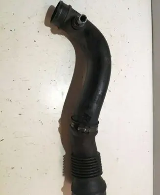 Volvo V70 Turbo air intake inlet pipe/hose 30714480