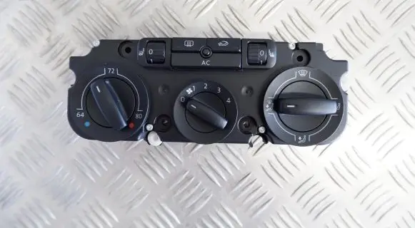 Volkswagen Tiguan Climate control unit 1K0820047HS