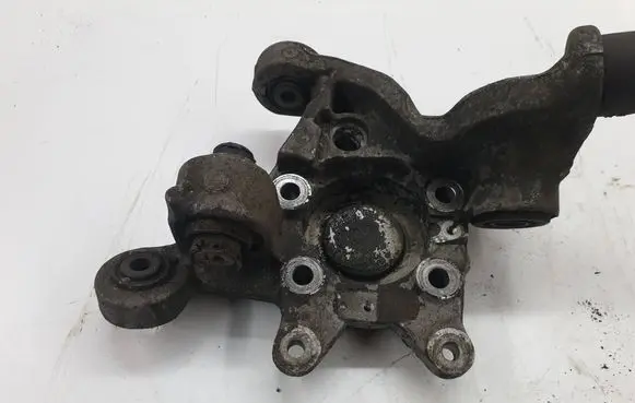 Volvo V70 Rear wheel hub spindle/knuckle 9157115