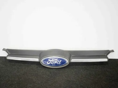Ford Focus Front bumper upper radiator grill
