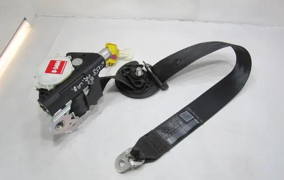 Volkswagen PASSAT B7 Front seatbelt 3C1857706R YD41906811 34077660