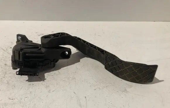 Audi A6 S6 C5 4B Accelerator throttle pedal 6PV00837602