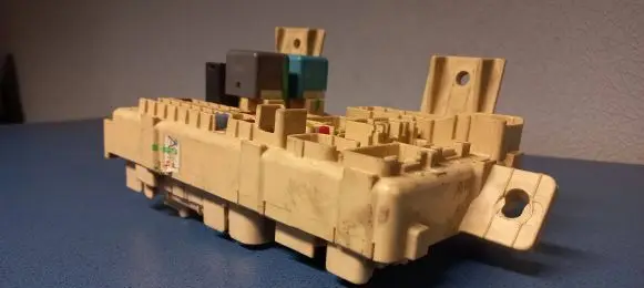 Toyota Avensis T250 Fuse module 905761