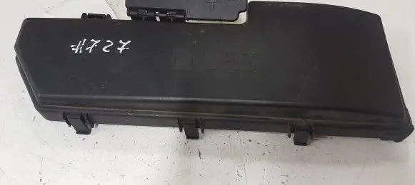 Volvo V70 Fuse box cover 9494211