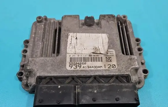Alfa Romeo 159 Engine control unit/module ECU 0281013137 IMPRK1370935