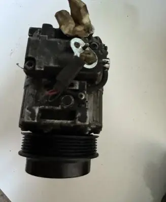 Mercedes-Benz Sprinter W906 A/C compressor mount bracket 