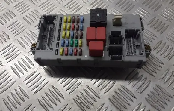 Fiat Croma Fuse box cover 46846745