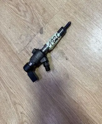 Mazda 2 Fuel injector 020007