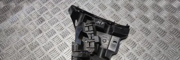 Volvo XC70 Front bumper mounting bracket 31214961