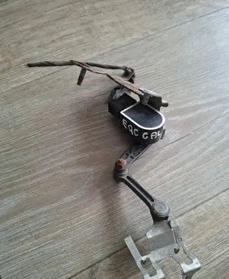 Mercedes-Benz EQC Other rear suspension part A0009053704
