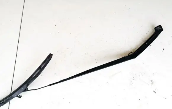 Hyundai Tucson TL Front wiper blade arm