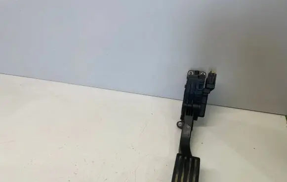 Ford Focus Accelerator throttle pedal 4M519F836AK 6PV008641