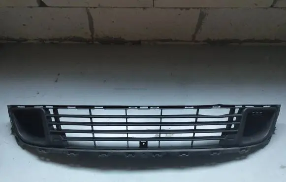 Citroen C5 Front bumper lower grill 2001586G00 9681052677