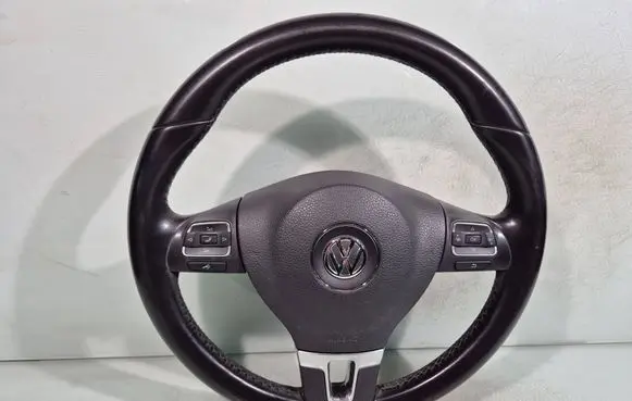 Volkswagen Touran II Steering wheel