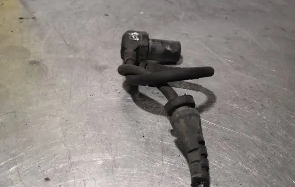Audi A6 S6 C5 4B ABS brake wheel speed sensor 0265006577
