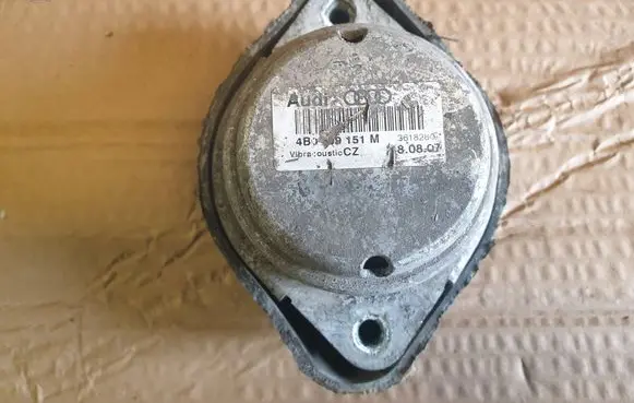 Audi A4 S4 B7 8E 8H Gearbox mount 4B0199151M