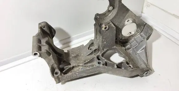 Volkswagen Golf IV Engine mounting bracket 038903143F