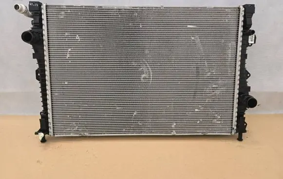 Land Rover Discovery 5 Radiator set 2102201202 J9C319E839AB J9C38K230AB
