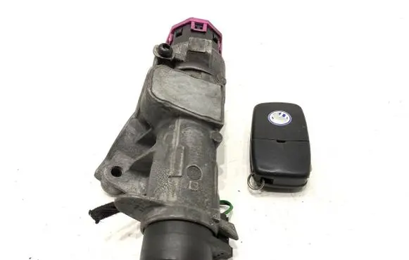 Volkswagen PASSAT B5 Ignition lock 4B0905851A
