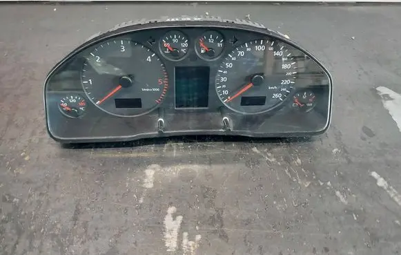 Audi A4 S4 B5 8D Speedometer (instrument cluster) 8D0920932F