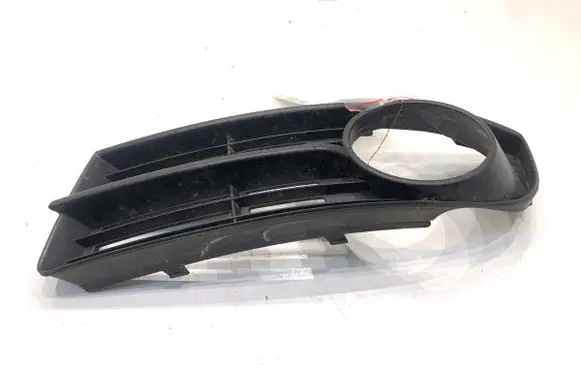 Volkswagen Touran I Front bumper lower grill 1T0853665A